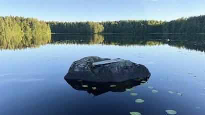 05_finnish_lake_rock_landscape