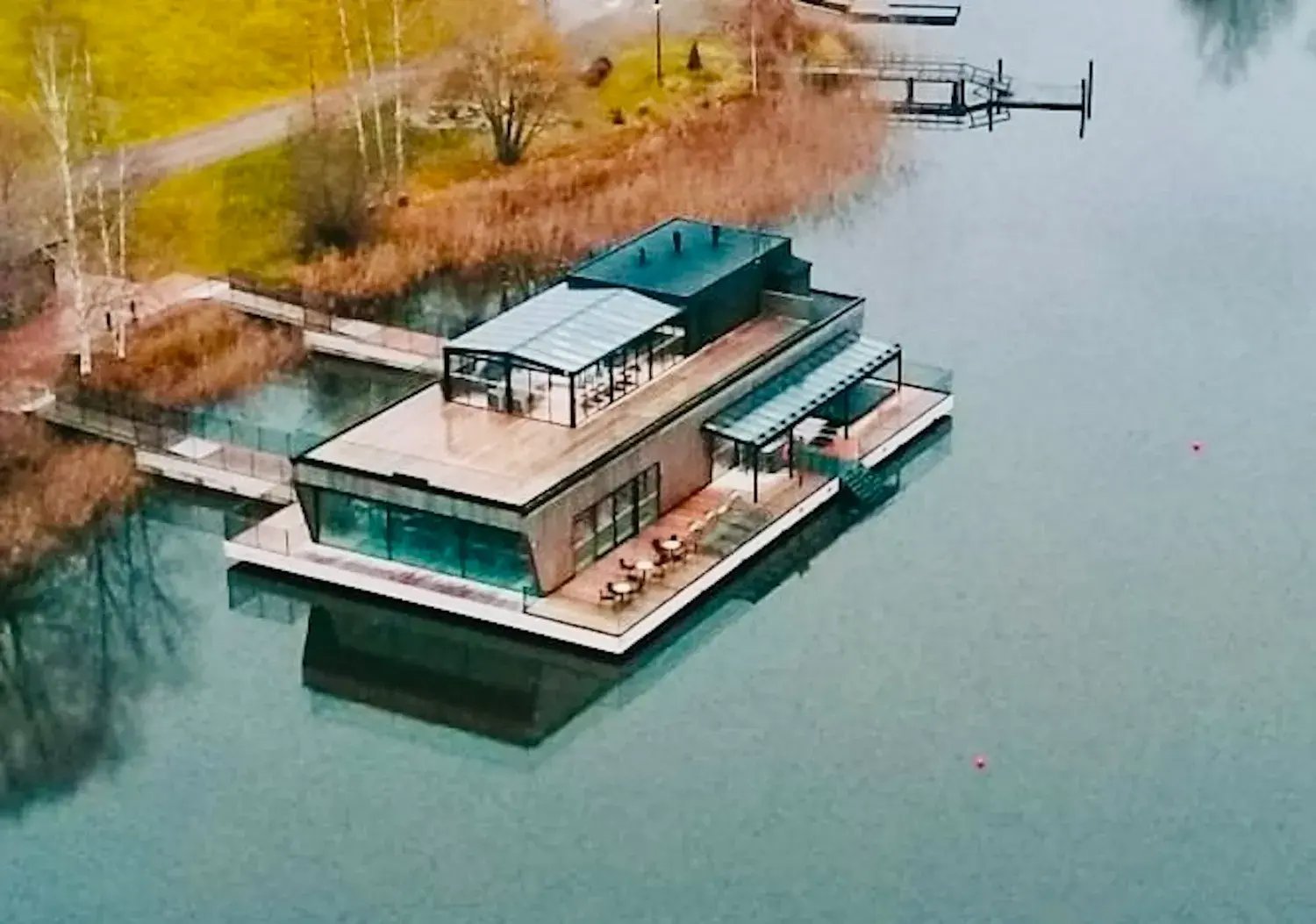 Floating Sauna Restaurant Kaihu. Copyright Bluet